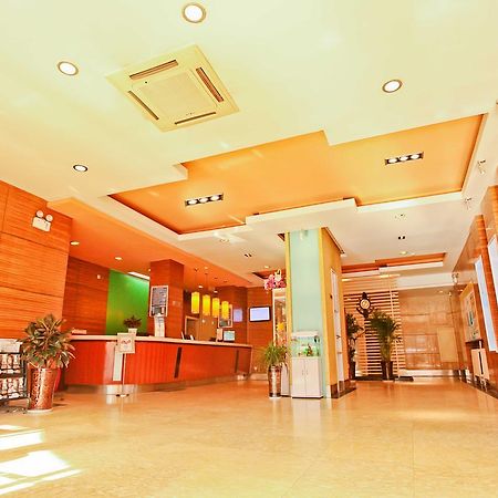 Jinjiang Inn Select Taiyuan Jiannan Bus Station Exterior photo